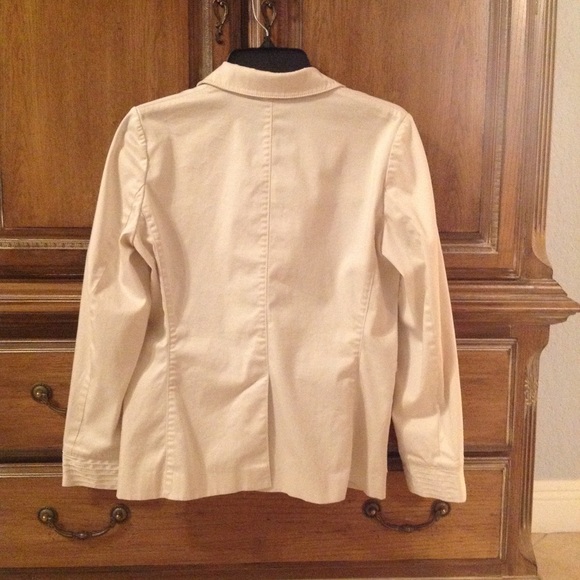 Ivory Jacket - Picture 4 of 8